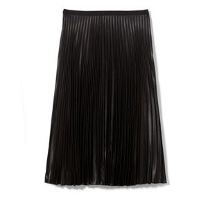 Vince Camuto Lacquered pleated black skirt